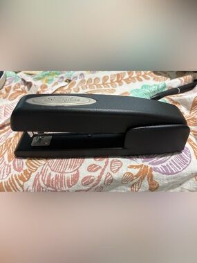 Swingline Metal Business Stabler. NWOT. Made in Mexico 2000. Grey Oval Insignia